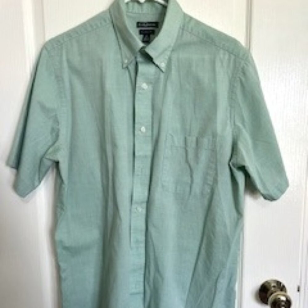 Men's short-sleeve dress shirt